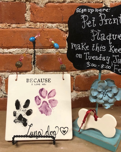 PET PRINTS PLAQUE